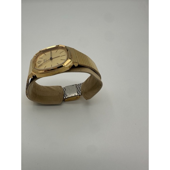 Vintage 1982 TIMEX Q Men's 32 mm Date Quartz Watch Gold Tone - Picture 4 of 9